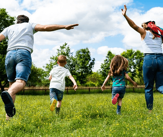 Family running together